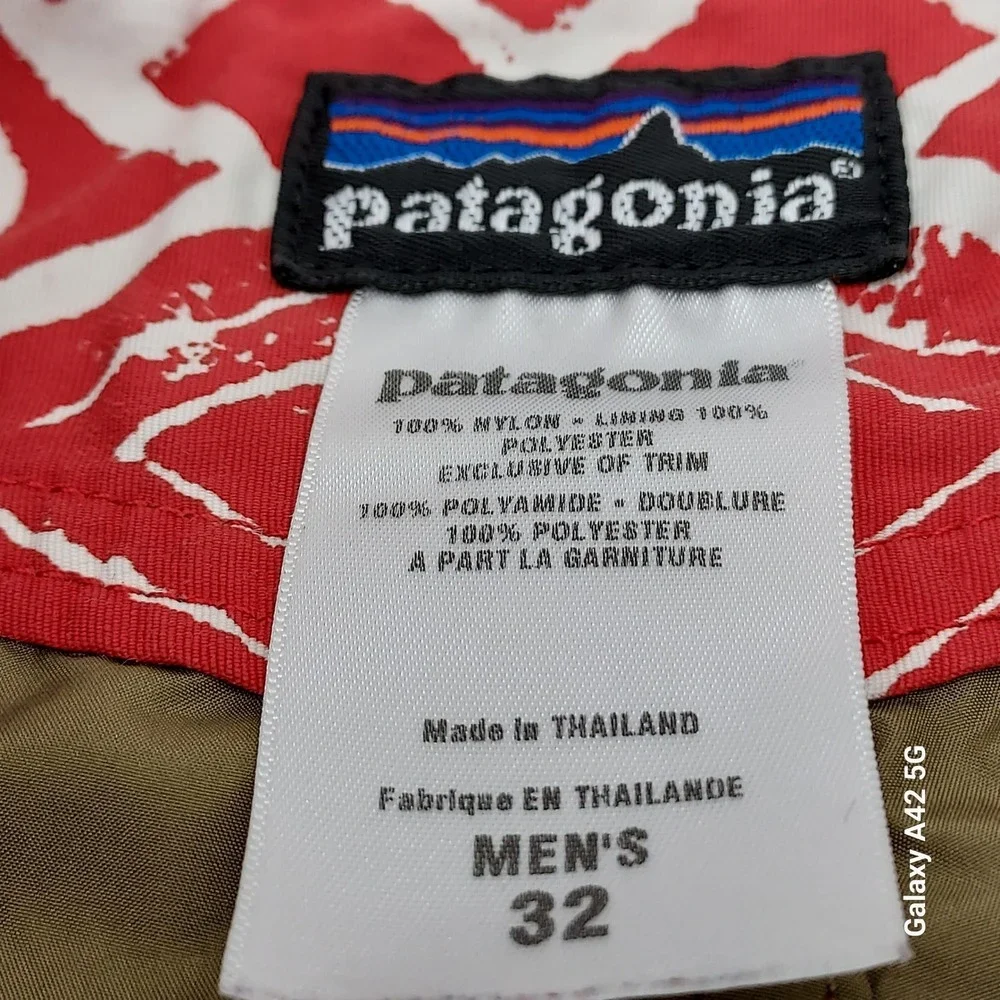 Patagonia Board Shorts Mens 32 Red White Geometric Diamond Print Swim Trunks